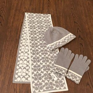 COACH  Hat, Scarf and Gloves Set